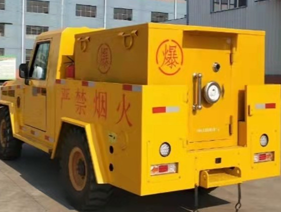 陈仓凯龙爆破器材运输车：保障爆破任务的安全运行