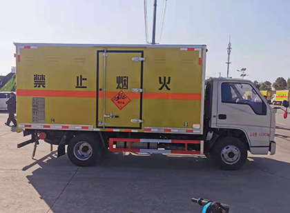 陈仓爆破器材运输车工人安全操作规范与智能技术保障